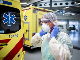 Longarts: 'Strengere maatregelen heel hard nodig, we draaien dubbele diensten'