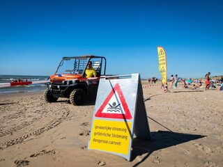 Reddingsbrigade wil dat scholen lesgeven in zeezwemmen