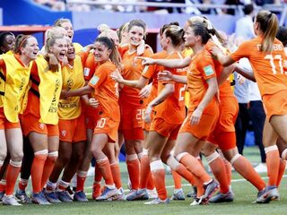 Luister Nederland - Zweden live op NPO Radio 1