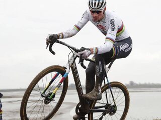 Mathieu van der Poel en Denise Betsema geven demonstratie in Hulst