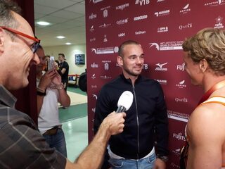 Sneijder feliciteert wereldkampioen Zonderland: 'Ik ben onwijs trots op je'