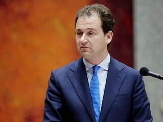 Asscher over honderdduizenden werkende armen: ‘Er is veel schaamte’