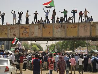 'Ik zit in een gebouw dat wordt omsingeld door scherpschutters'