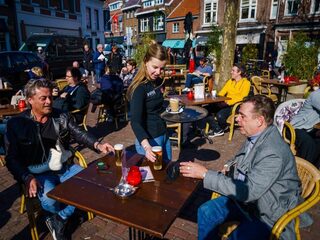 KHN blij met oproep openen terrassen: 'Kan nog veel meer op veilige manier'