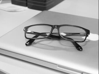 11 tips om je bril of contactlenzen te onderhouden