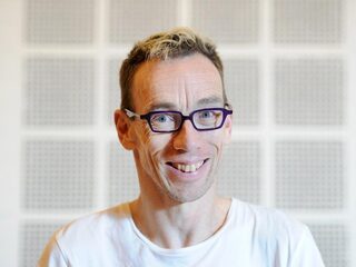 Vriendelijkheid is een woord waar alles in zit om je leven mooier te maken volgens Dolf Jansen