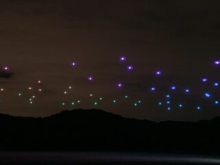 Nieuw wereldrecord zwermvliegen met drones