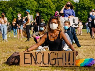 Stand.nl: Racisme moet nu echt besproken worden in Nederland