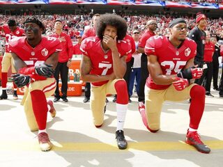 Nike maakt een sterk politiek statement door Colin Kaepernick te steunen