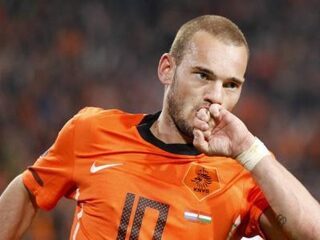 Sneijder stopt als international na bezoek Koeman