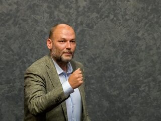 GroenLinks-leider Amsterdam: maak geen punt van Rutte en regeer mee