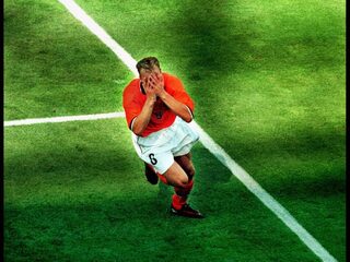 Wereldgoal van Dennis Bergkamp precies 20 jaar geleden