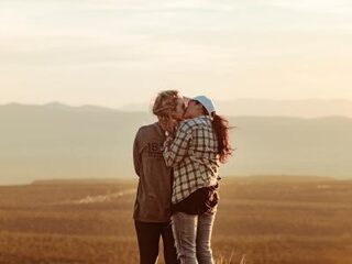 Gaan getrouwde lesbische koppels vaker uit elkaar?