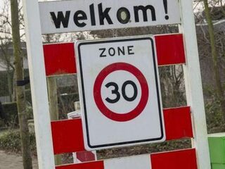 ‘Ze remmen bij een flitspaal en geven daarna weer gas’