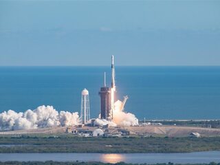 Podcast De Dag: de ruimtedroom van Elon Musk en Jeff Bezos