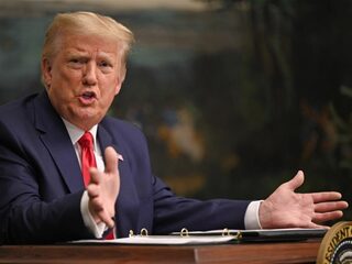 Podcast De Dag: de woeste aftocht van president Trump