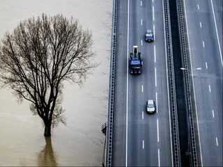 Deltacommissaris doet oproep aan Nederlanders: ‘Sla en spaar water op!’