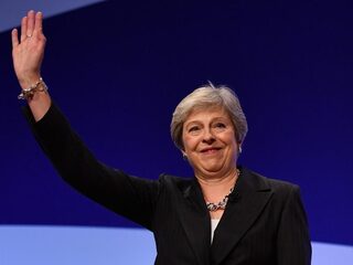 ‘Dansende premier Theresa May op partijcongres is een wanhoopsoffensief’