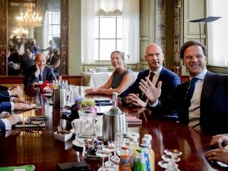 Nieuwe kabinet gaat ook vermogens minder belasten