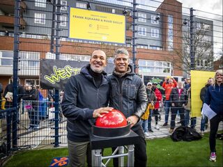 Rijkaard en Gullit openen eigen Cruyff Court