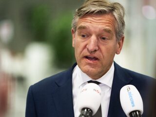 Burgemeesters Buma en Roemer over vuurwerkverbod: 'We kunnen niet meer terug naar vorig jaar'