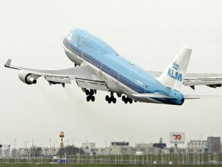 SGP wil Europese vliegbelasting: 'We zijn best groen'