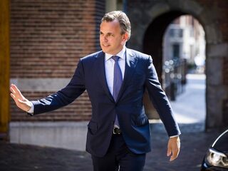 Dit is waarom weinig politici zich druk lijken te maken om Lili en Howick