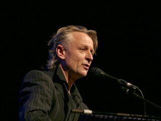 Dolf Jansen in eerbetoon aan Jeroen van Merwijk: 'Ik ga je missen'