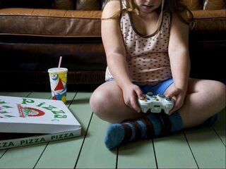 Hoe zorg je dat je puber gezond leeft in coronatijd?