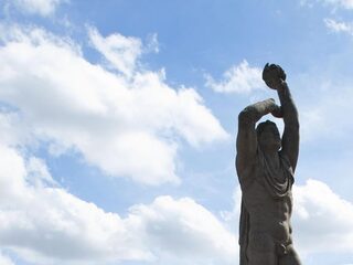 'Door Wilskracht Zegevieren', een boek over sport in de oorlog