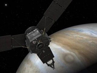 Sonde Juno veilig aangekomen bij Jupiter