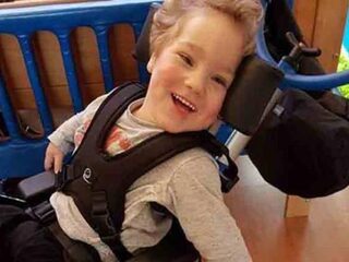 Oplichtster haalt geld op over rug van ongeneeslijk ziek jongetje