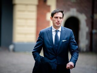 De Roast van Joost: 'De slappe knieën van Wopke'