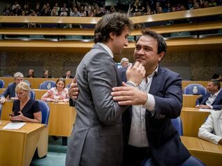 'Het Klavertje vier van het Binnenhof loopt krassen op'