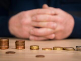 FNV slijpt messen als pensioenkortingen niet van tafel gaan