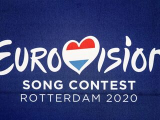 Presentatoren Songfestival: 'Het zijn eigenlijk een soort poppen'