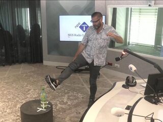 Jan Publiek: Jurgen trapt een fles om voor de #bottlecapchallenge