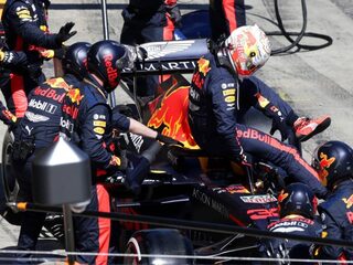 Bottas houdt zich af van problemen in eerste GP, anticlimax Verstappen