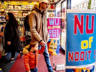 Kinderdromen in de uitverkoop. Wat als de speelgoedwinkel uitsterft?