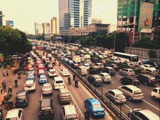 Verplicht carpoolen heel effectief tegen verkeersdrukte