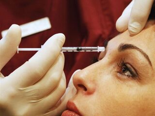 Waarom zijn we zo vatbaar voor cosmetische ingrepen?