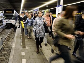 'Nu meer geld voor lightrail, anders loopt het vast'