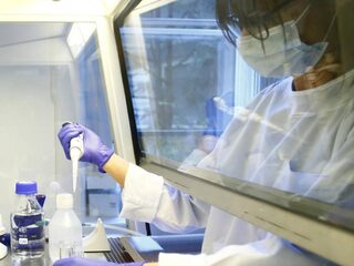 Wie krijgt als eerste de vaccins?