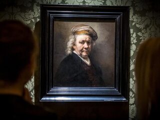 Nieuwe tentoonstelling Rembrandthuis: HIER. Zwart in Rembrandts tijd