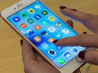 'Meisjes en jonge vrouwen vaak slachtoffer van online intimidatie'