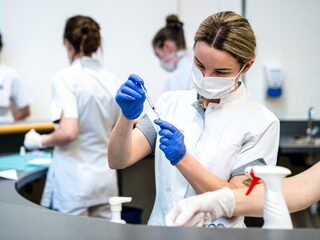 Niet iedereen staat te springen om een vaccinatie