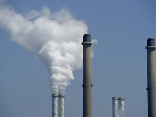 Azmani (VVD): 'CO2-heffing is er niet om bedrijven weg te jagen'