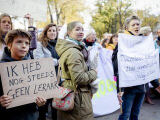 Asscher over lerarenstaking: 'Structureel 580 miljoen nodig én crisisplan'