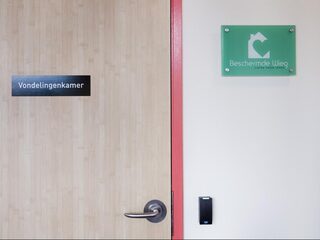 'Ze vond me in een vuilniszak, gewikkeld in een theedoek en bijna onderkoeld'