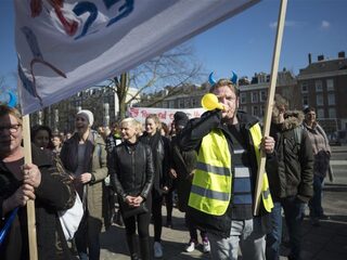 Vakbonden steunen PO in actie: 'We moeten soms bedelen'